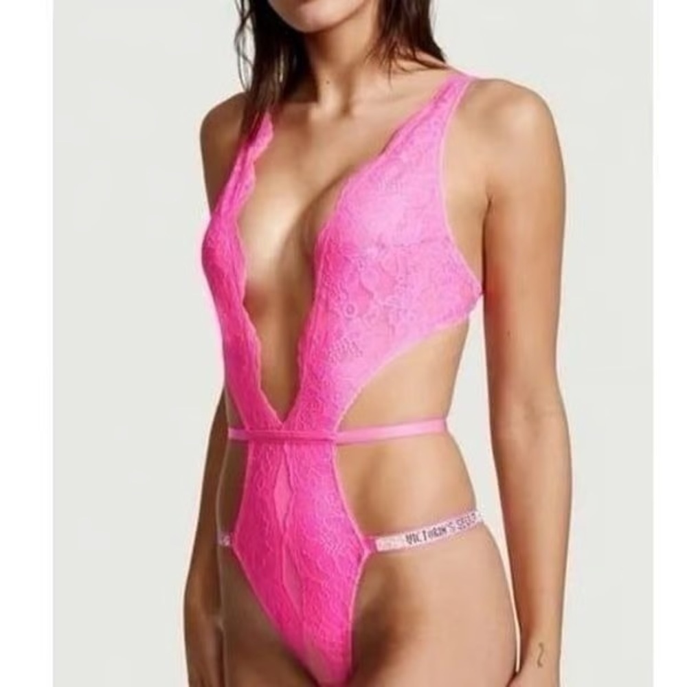 Victoria's Secret Lace Crotchless Teddy with Rhinestone VS in Petal